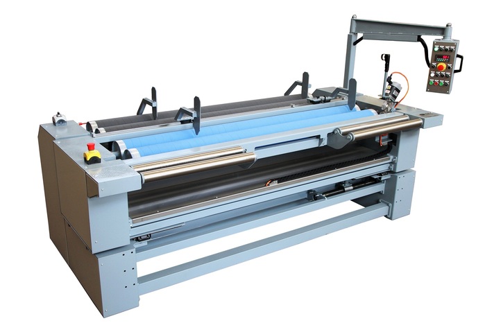 MACHINE FOR INSPECTION OF FINISHED FABRIC FROM ROLL TO ROLL